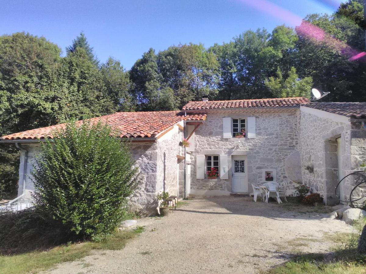 Gite Le Coumis 1370 Saint-Salvy-de-la-Balme Экстерьер фото